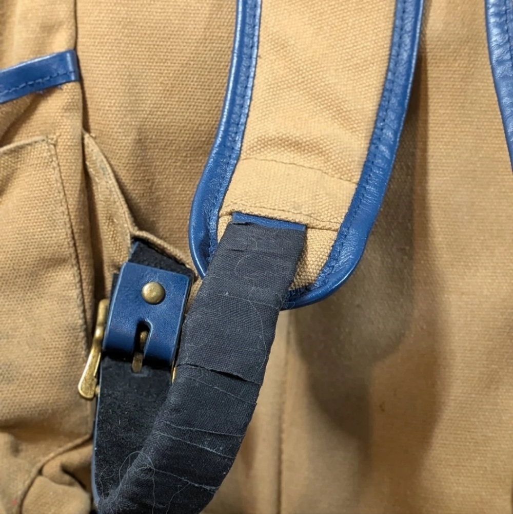 Coors Banquet Promo Backpack Multiple Pockets And Button Up - Picture 8 of 14